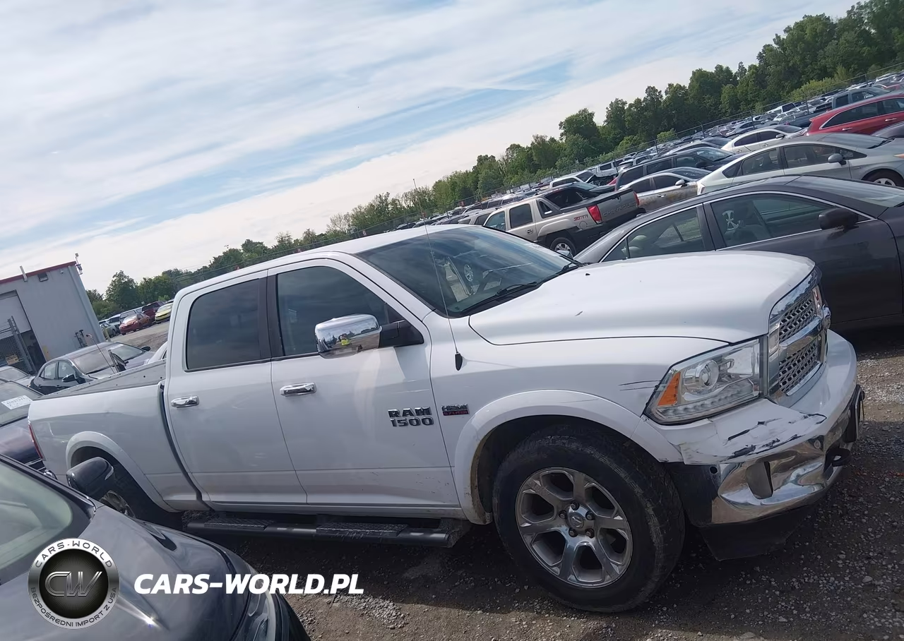 2016 Ram 1500 Laramie VIN:1C6RR7VT8GS302554 - 14