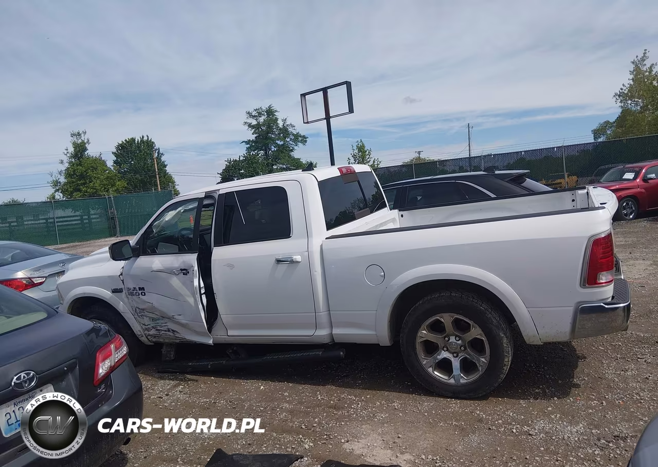 2016 Ram 1500 Laramie VIN:1C6RR7VT8GS302554 - 15