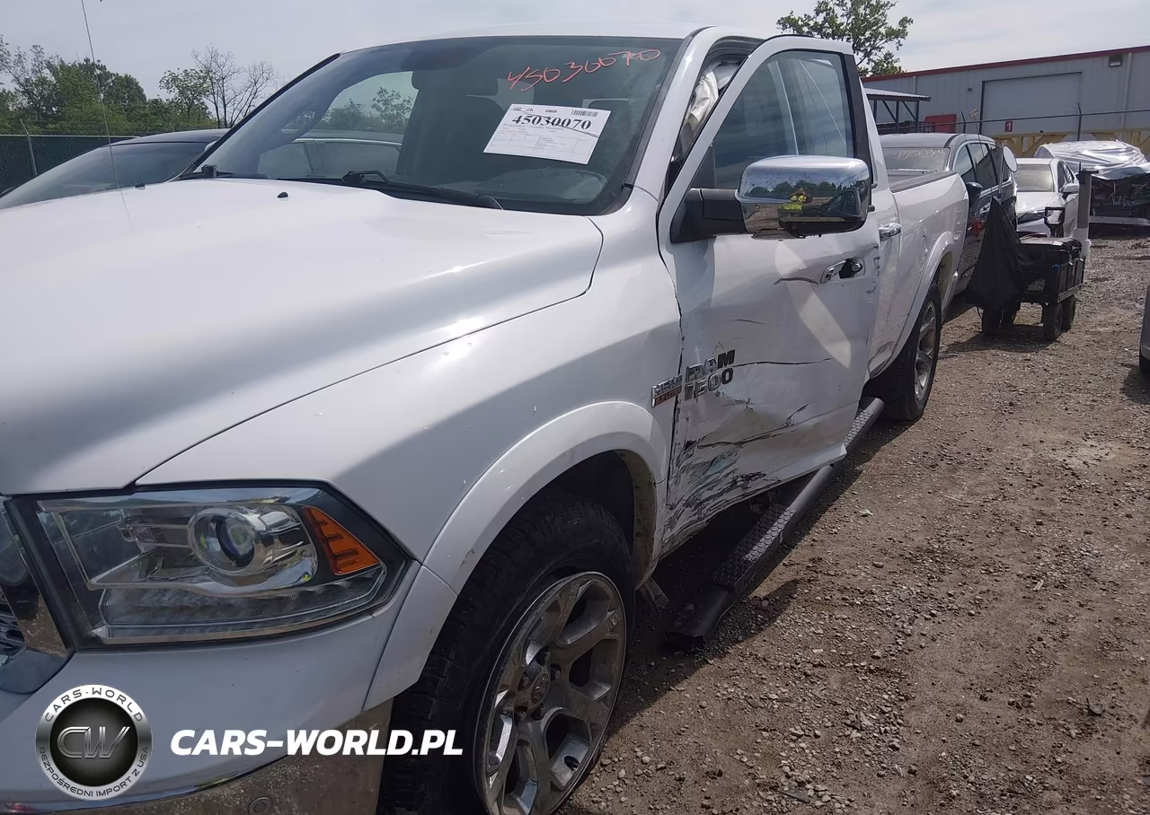2016 Ram 1500 Laramie VIN:1C6RR7VT8GS302554 - 6