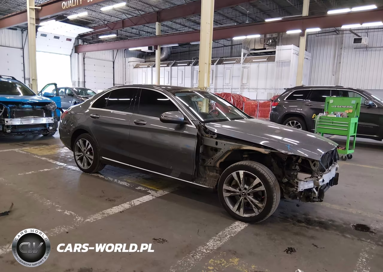 2020 Mercedes-Benz C 300 4Matic – zdjęcie 1 z 22