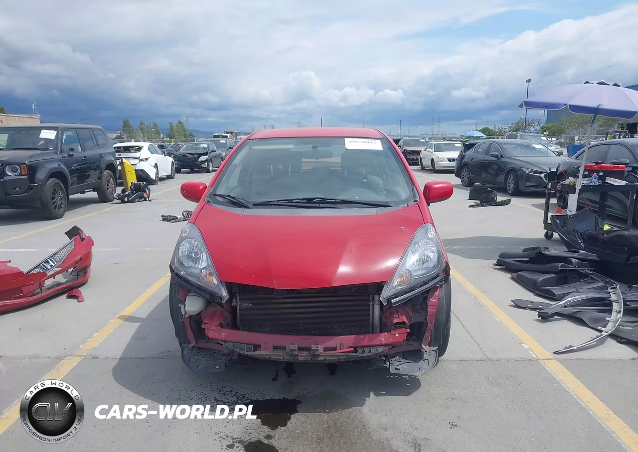 2013 Honda Fit VIN:JHMGE8H33DC026172 - 13
