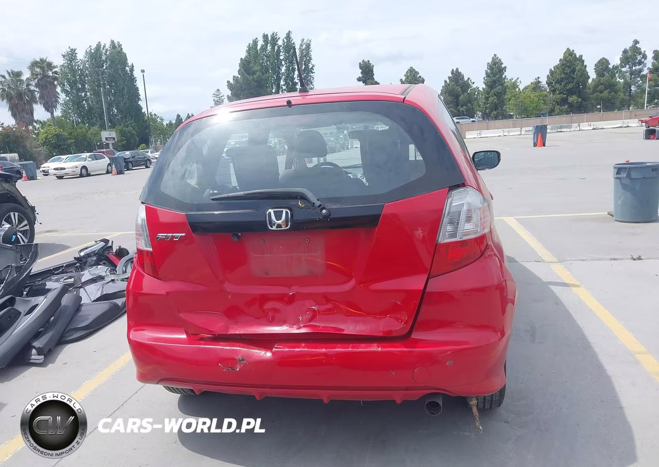 2013 Honda Fit VIN:JHMGE8H33DC026172 - 17