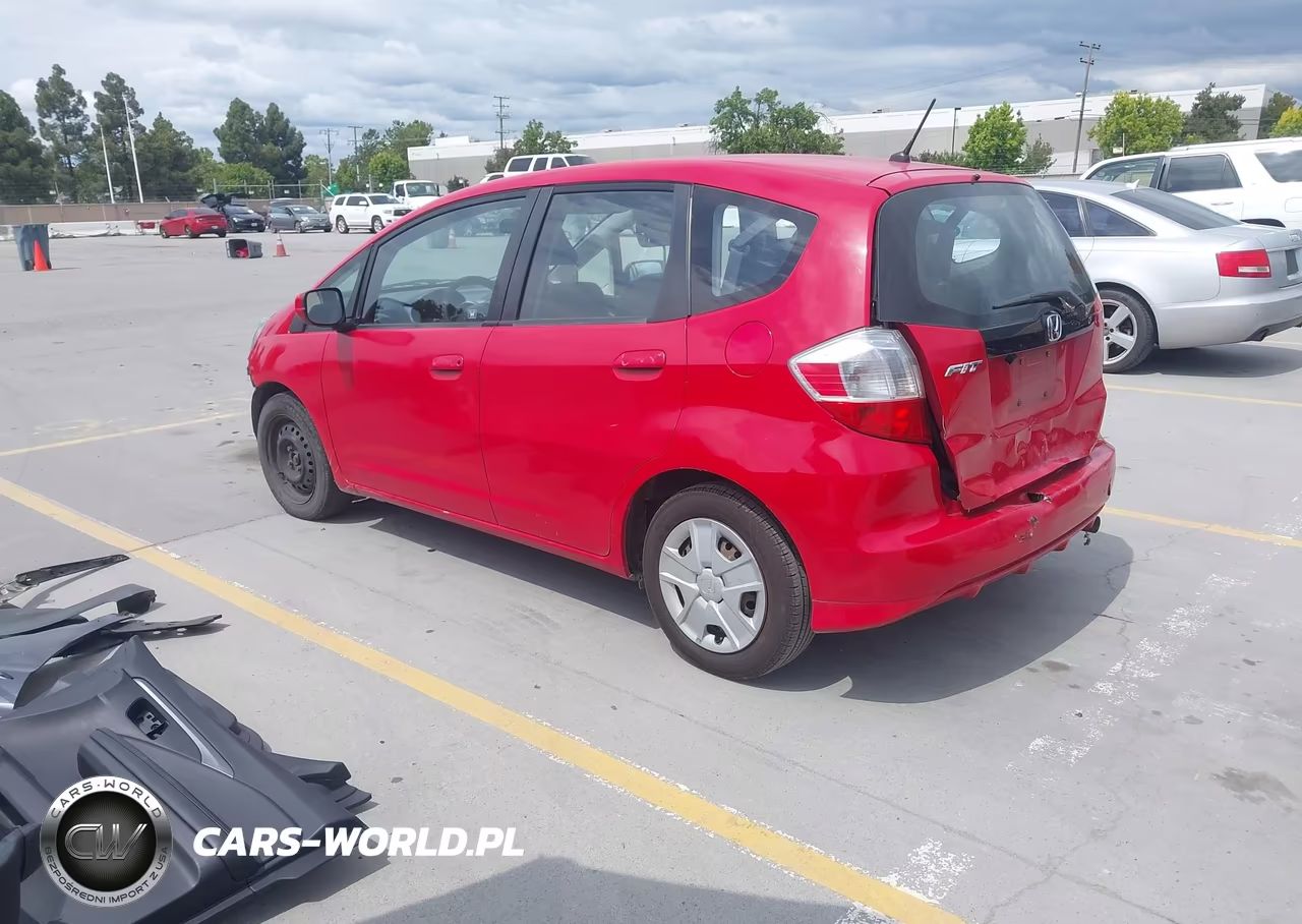 2013 Honda Fit VIN:JHMGE8H33DC026172 - 3
