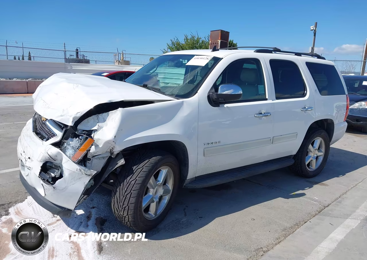 2013 Chevrolet Tahoe Lt VIN:1GNSCBE05DR369675 - 2