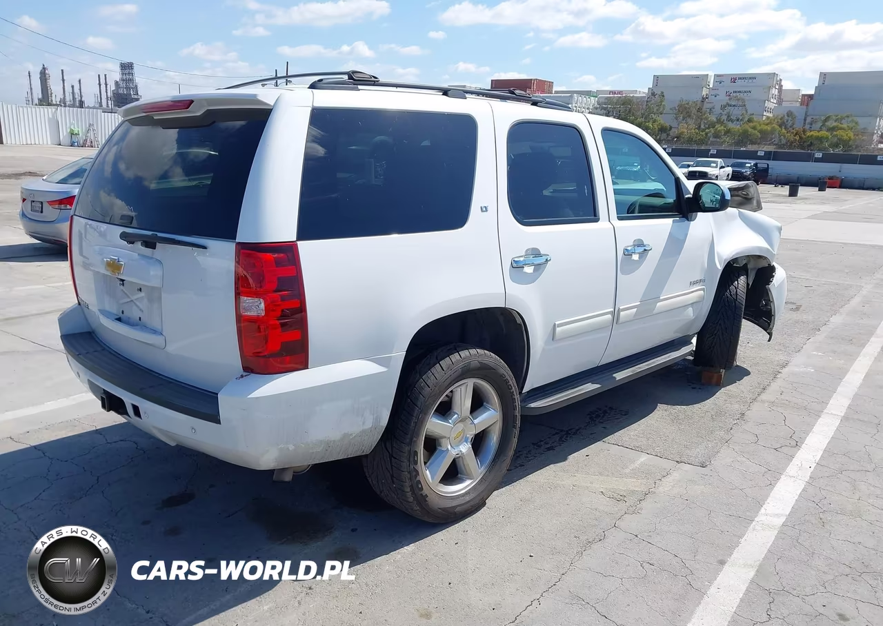 2013 Chevrolet Tahoe Lt VIN:1GNSCBE05DR369675 - 4