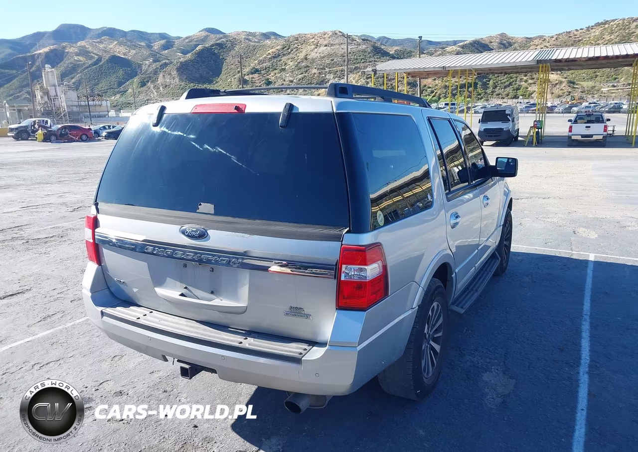 2017 Ford Expedition Xlt VIN:1FMJU1HT8HEA49857 - 4