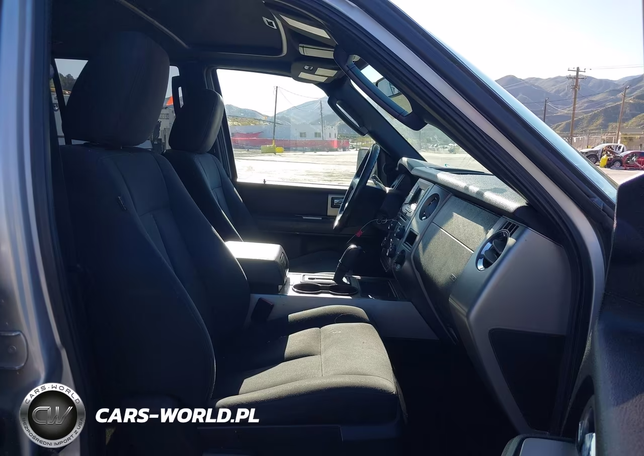 2017 Ford Expedition Xlt VIN:1FMJU1HT8HEA49857 - 5