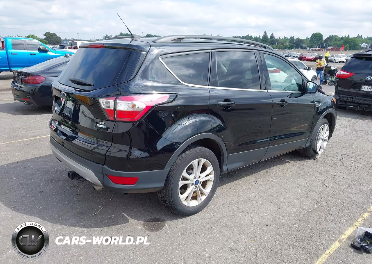 2018 Ford Escape Se VIN:1FMCU9GD2JUC90326 - 4