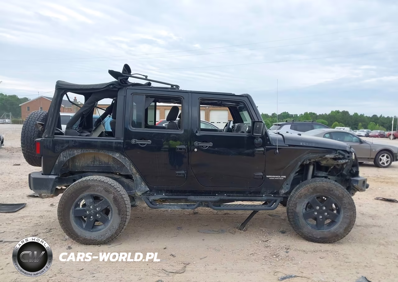 2015 Jeep Wrangler Unlimited Rubicon VIN:1C4BJWFG2FL642241 - 13
