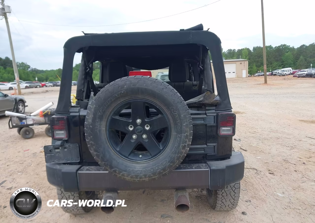 2015 Jeep Wrangler Unlimited Rubicon VIN:1C4BJWFG2FL642241 - 16