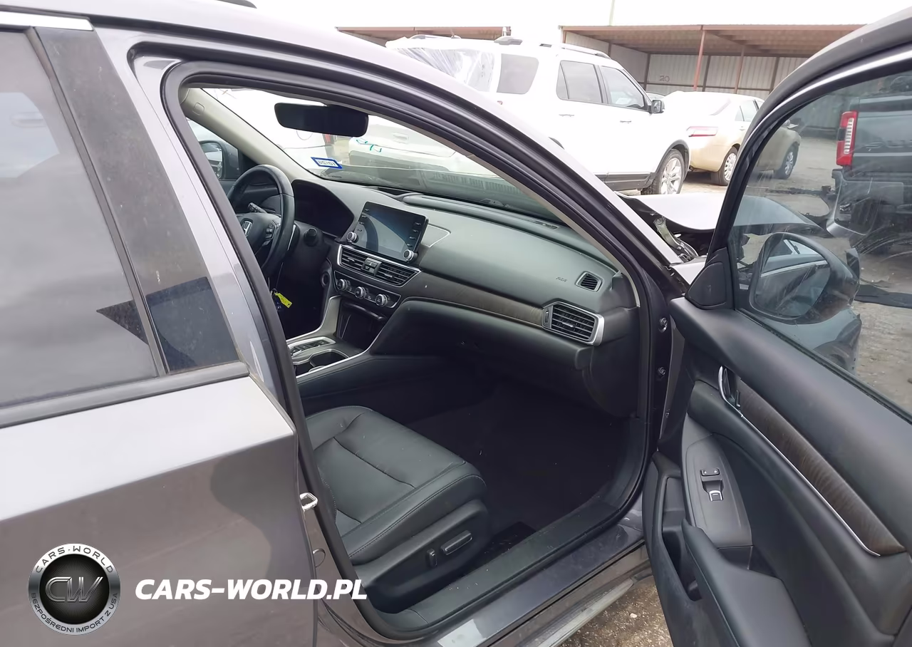 2018 Honda Accord Hybrid Touring VIN:1HGCV3F94JA012428 - 5