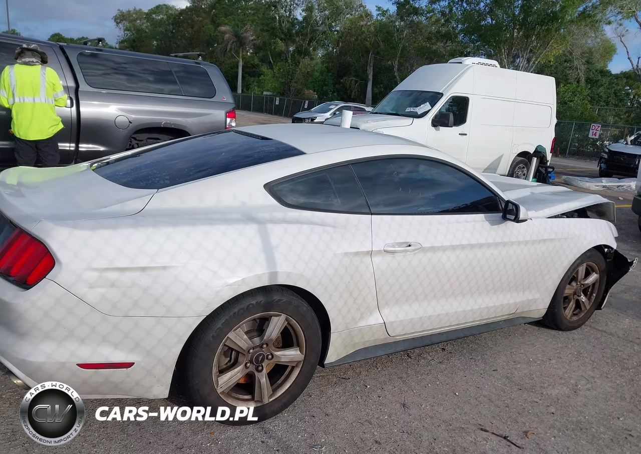 2017 Ford Mustang V6 VIN:1FA6P8AM9H5236656 - 14