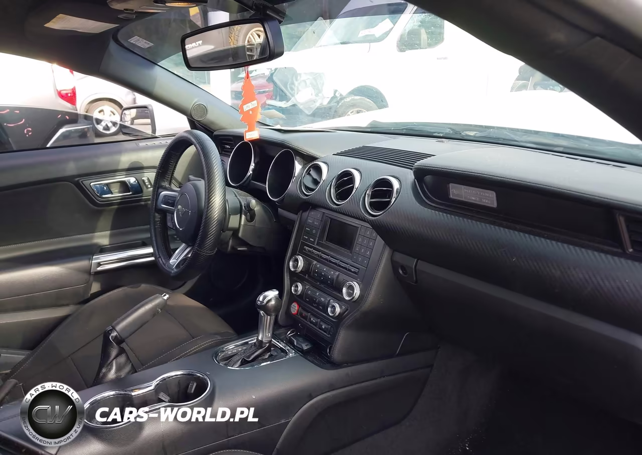 2017 Ford Mustang V6 VIN:1FA6P8AM9H5236656 - 5