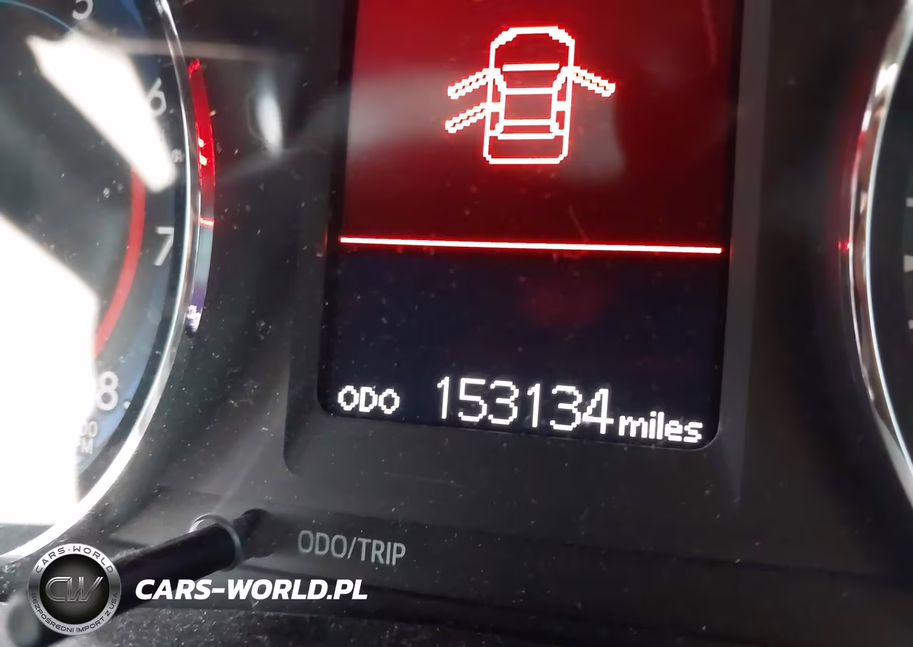 2018 Toyota Corolla Le VIN:5YFBURHE4JP759727 - 14