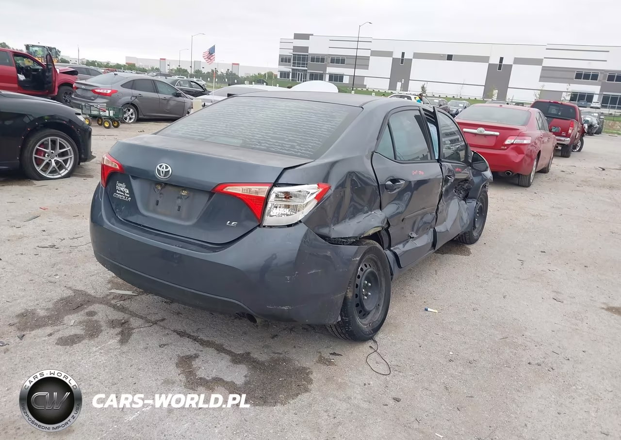 2018 Toyota Corolla Le VIN:5YFBURHE4JP759727 - 4