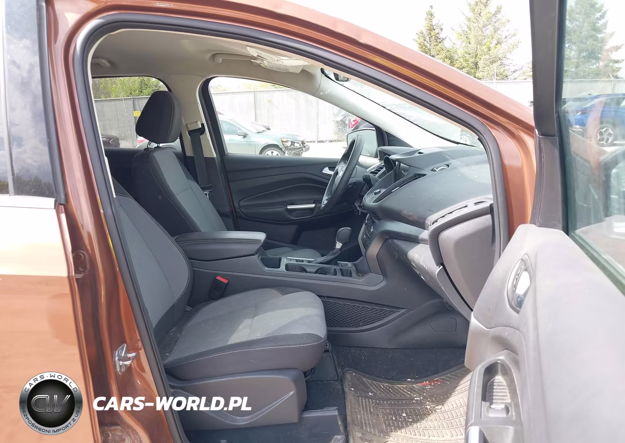 2017 Ford Escape Se VIN:1FMCU9GD4HUA21951 - 5