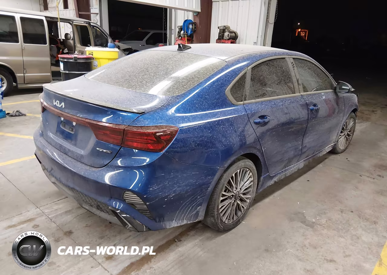 2024 Kia Forte Gt-Line VIN:3KPF54AD2RE812389 - 4