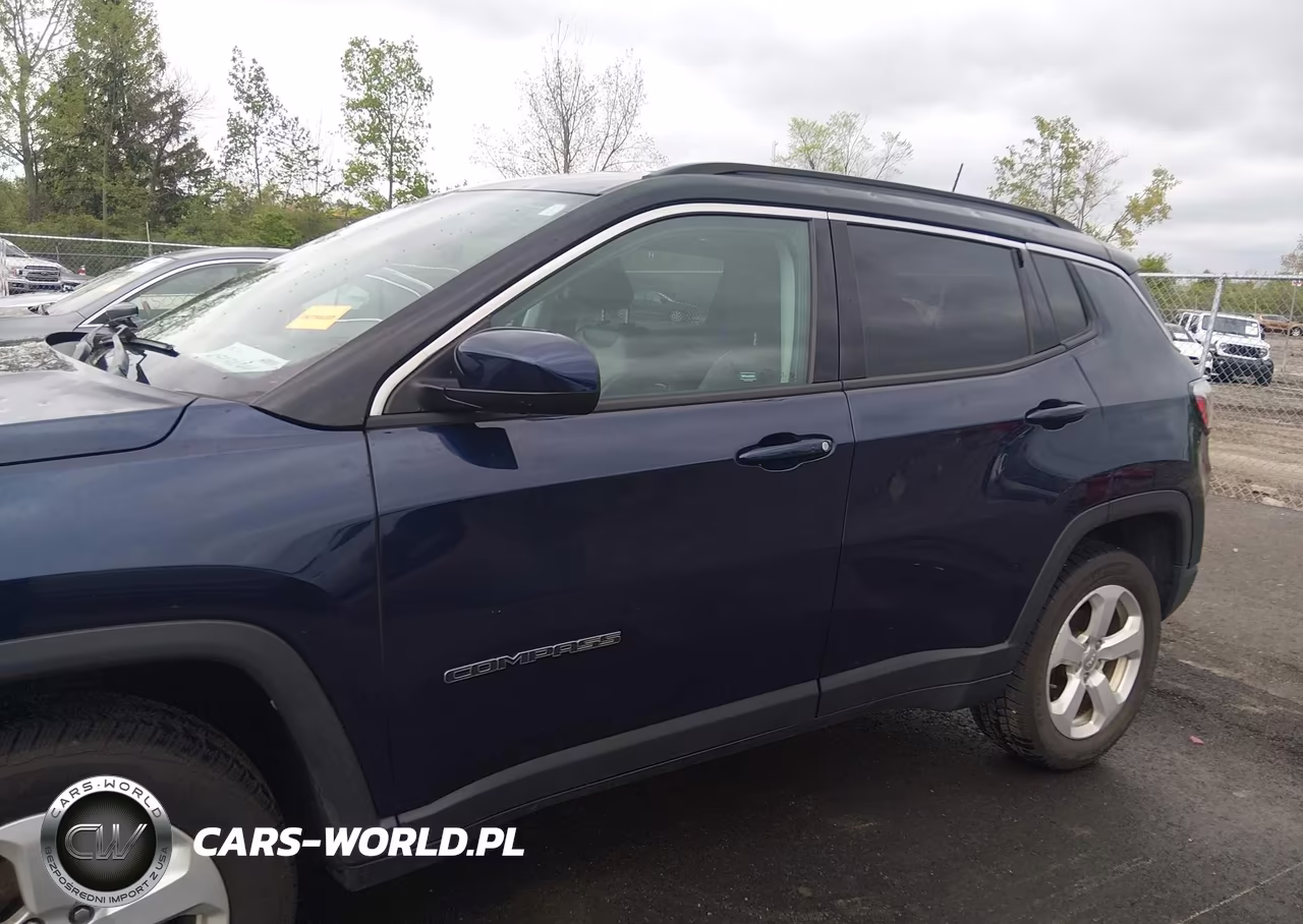 2018 Jeep Compass Latitude 4X4 VIN:3C4NJDBB2JT252474 - 14