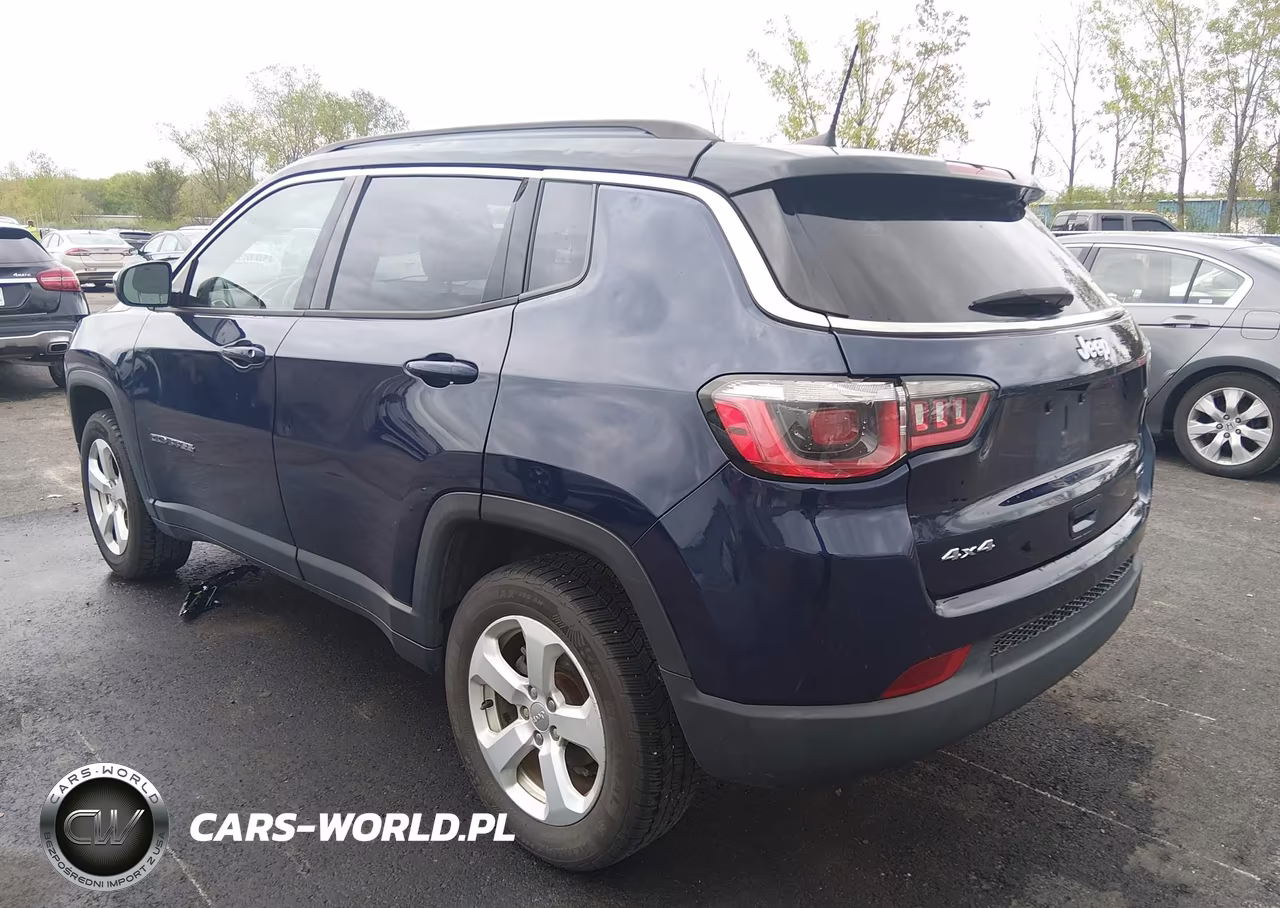 2018 Jeep Compass Latitude 4X4 VIN:3C4NJDBB2JT252474 - 3