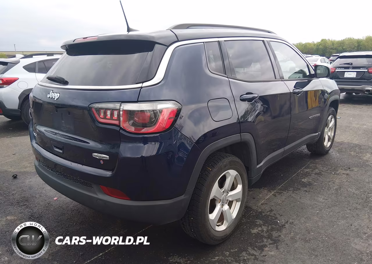 2018 Jeep Compass Latitude 4X4 VIN:3C4NJDBB2JT252474 - 4