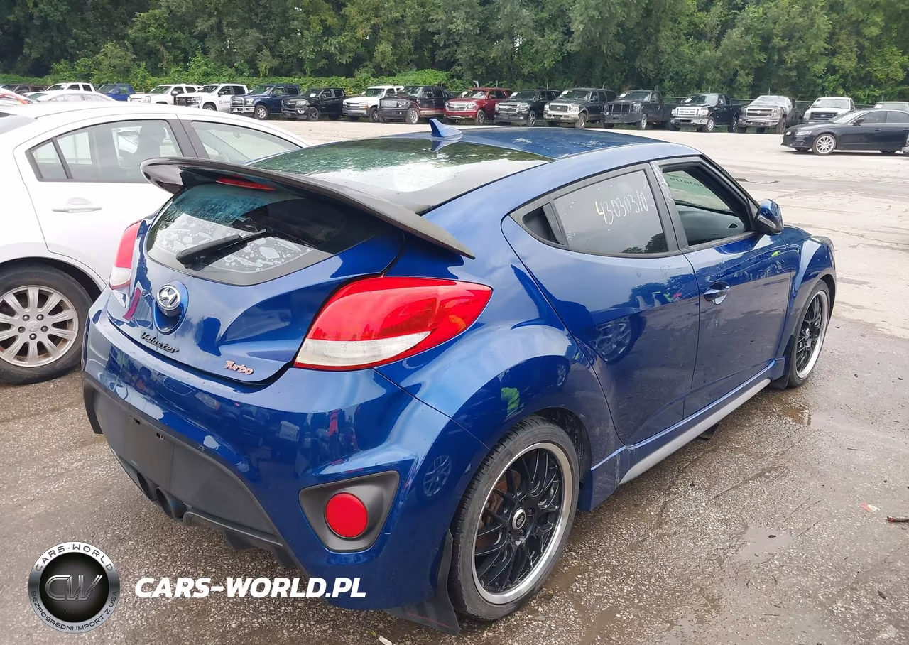 2015 Hyundai Veloster Turbo VIN:KMHTC6AE7FU241858 - 4
