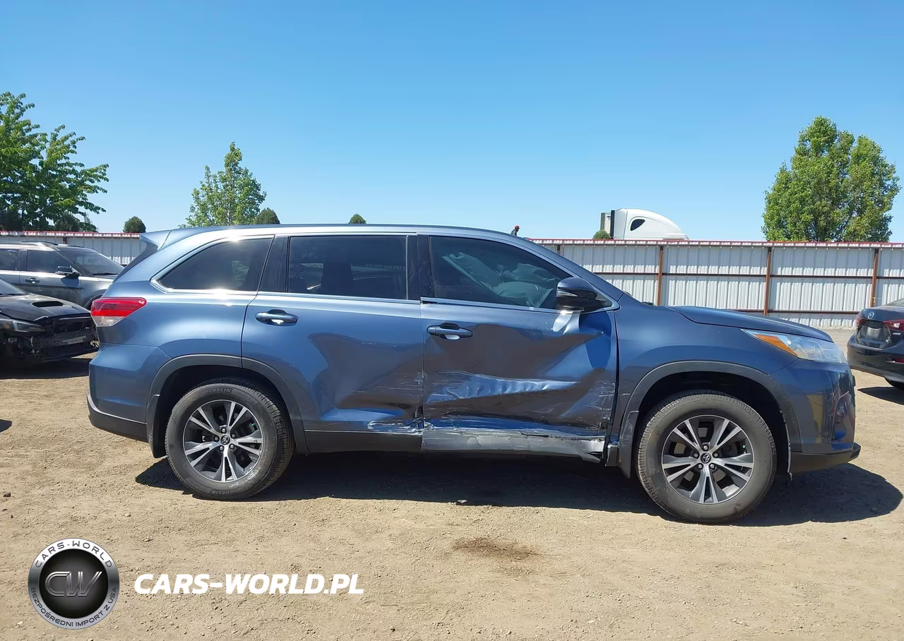 2019 Toyota Highlander Le VIN:5TDBZRFH3KS993431 - 13