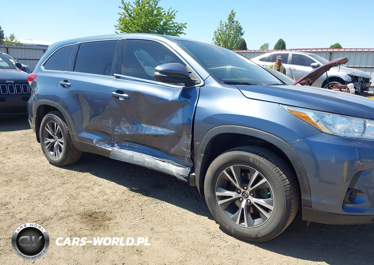 2019 Toyota Highlander Le VIN:5TDBZRFH3KS993431 - 6
