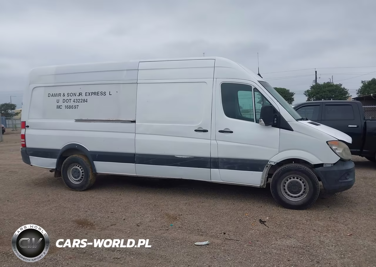 2018 Mercedes-Benz Sprinter 2500 High Roof V6 VIN:WD3PE8CD9JP615923 - 13