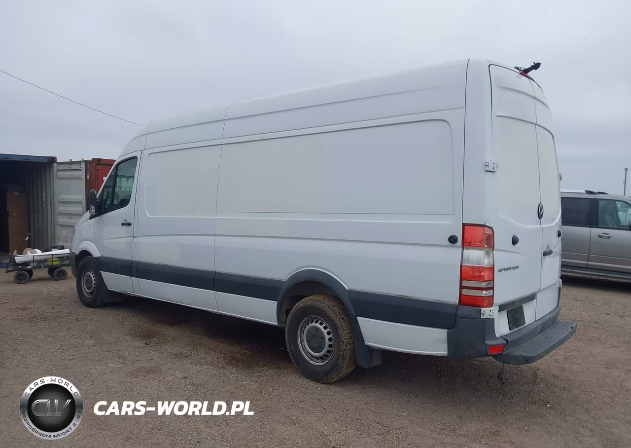 2018 Mercedes-Benz Sprinter 2500 High Roof V6 VIN:WD3PE8CD9JP615923 - 3