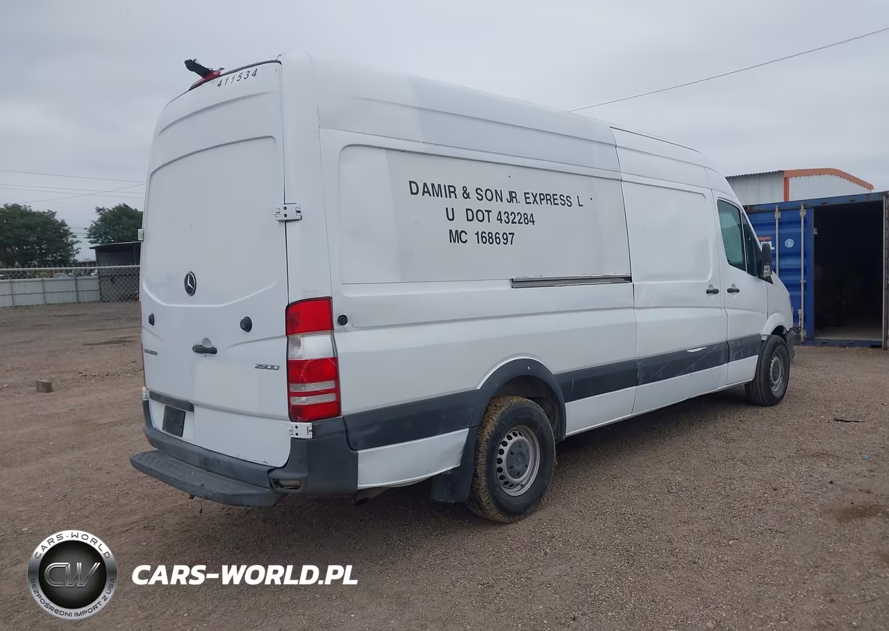2018 Mercedes-Benz Sprinter 2500 High Roof V6 VIN:WD3PE8CD9JP615923 - 4