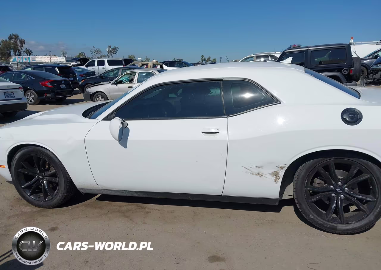 2018 Dodge Challenger Sxt VIN:2C3CDZAG8JH288157 - 13