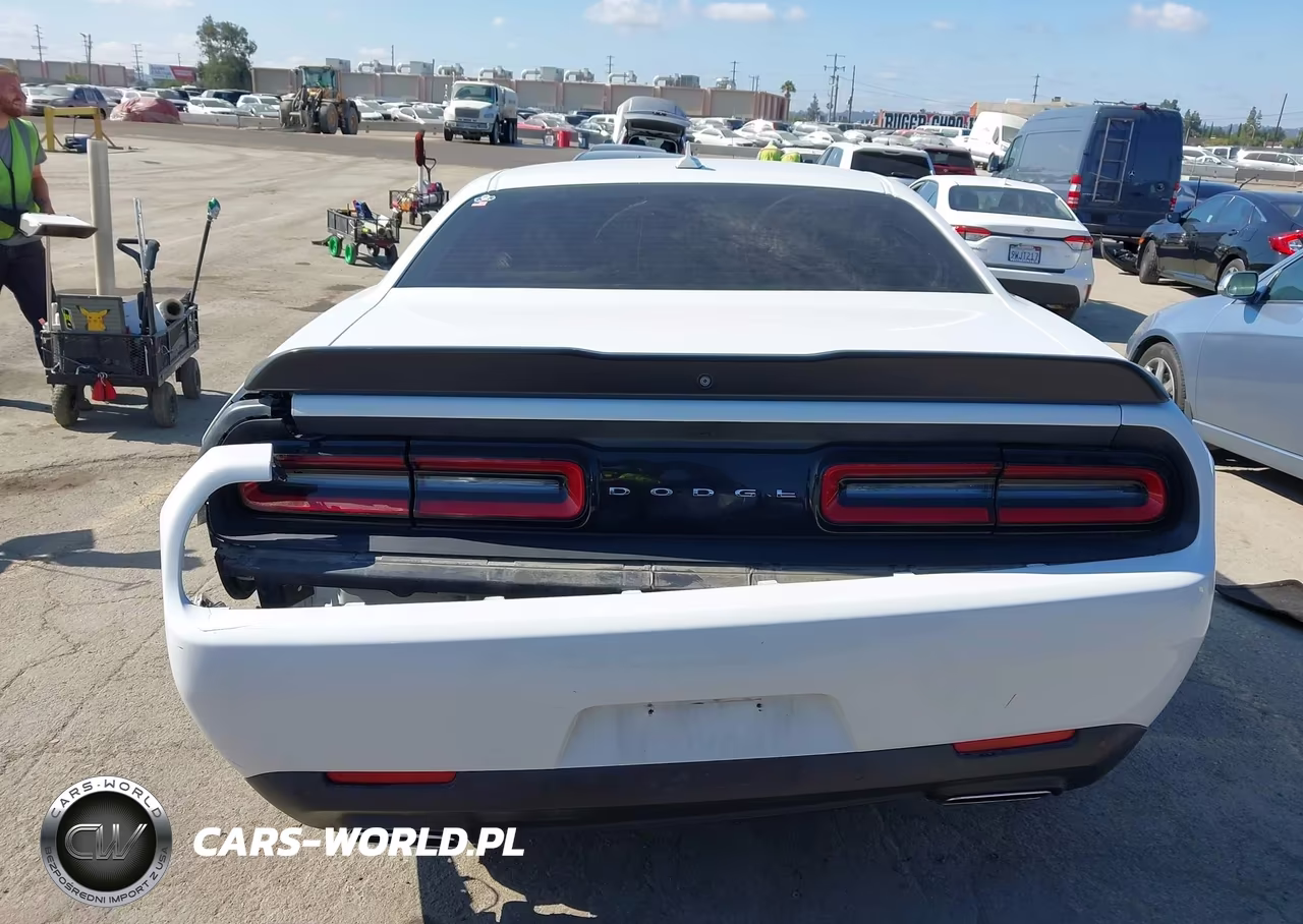 2018 Dodge Challenger Sxt VIN:2C3CDZAG8JH288157 - 15