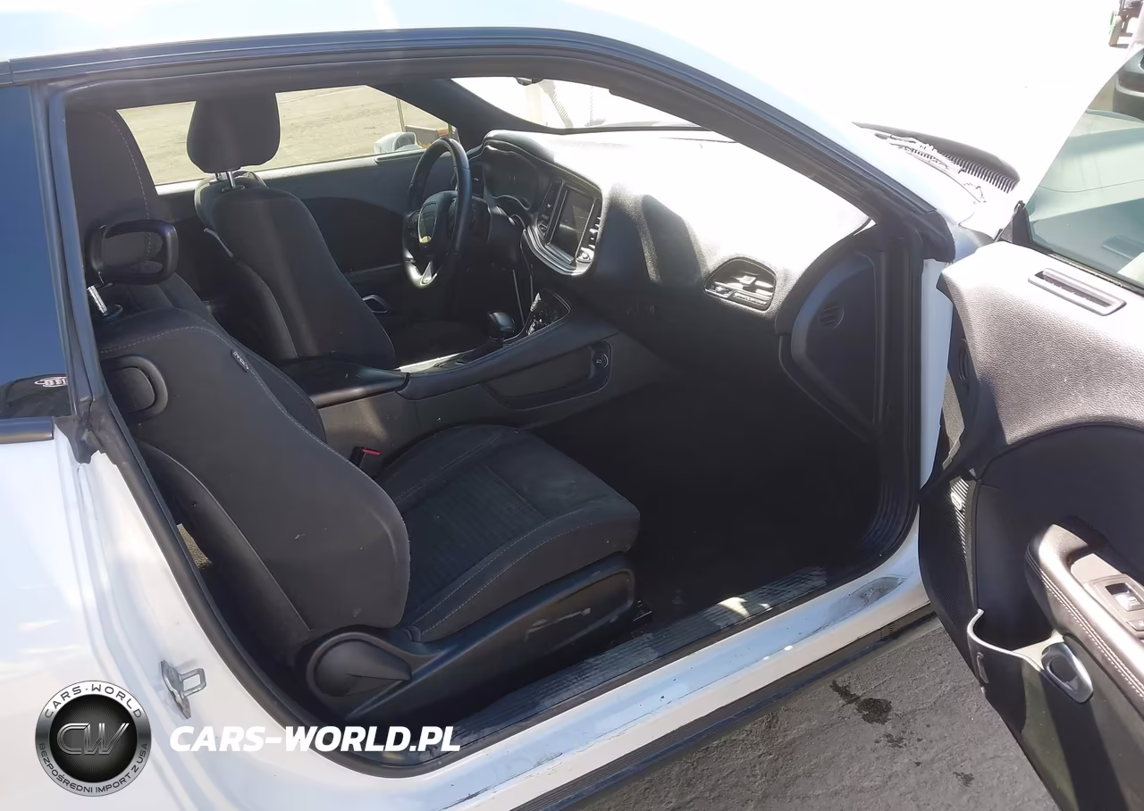 2018 Dodge Challenger Sxt VIN:2C3CDZAG8JH288157 - 5