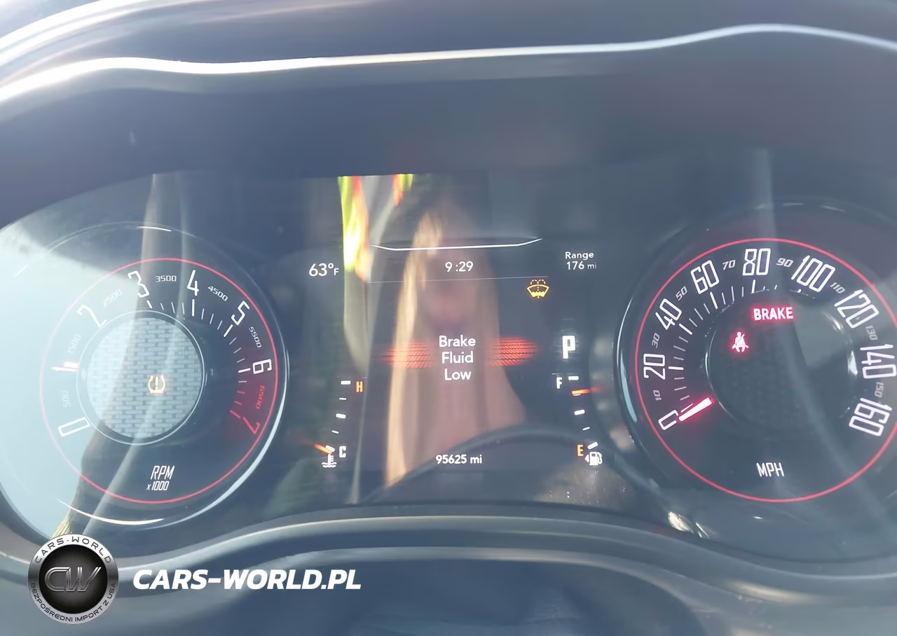 2018 Dodge Challenger Sxt VIN:2C3CDZAG8JH288157 - 7