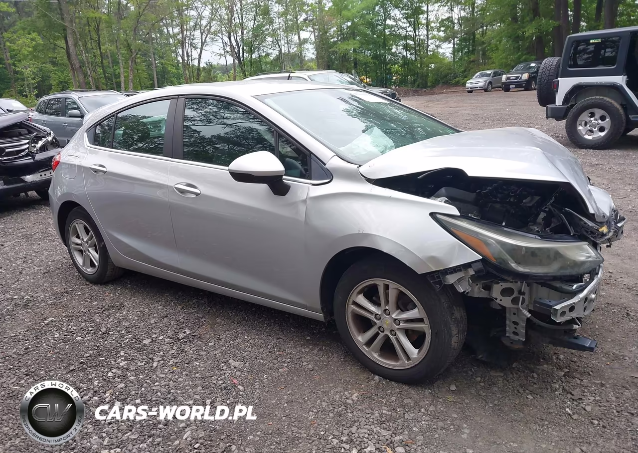 2017 Chevrolet Cruze Lt Auto – zdjęcie 1 z 17