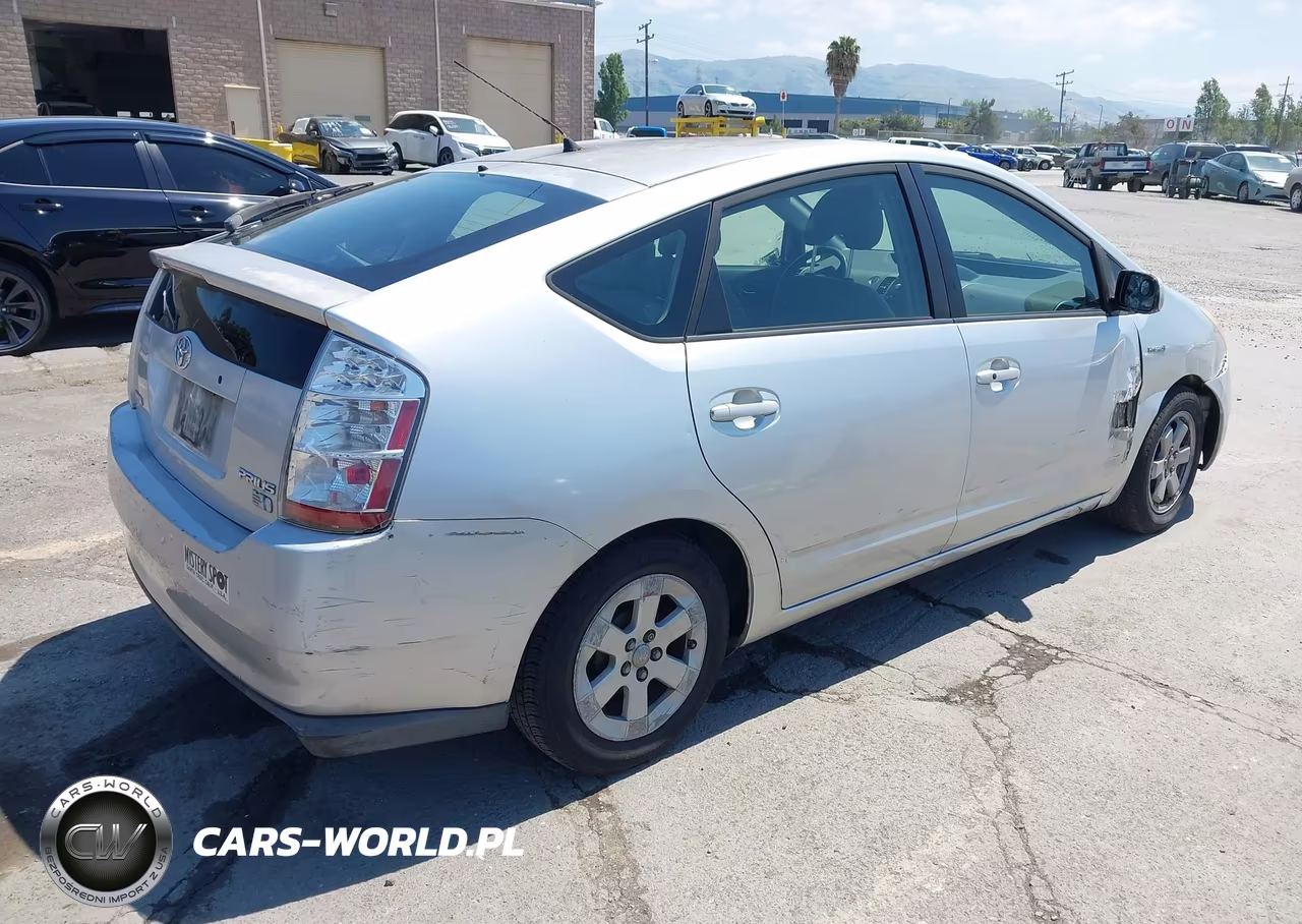 2008 Toyota Prius VIN:JTDKB20UX83360033 - 4
