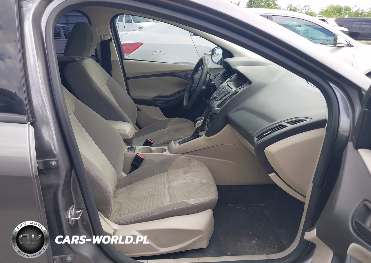 2012 Ford Focus Se VIN:1FAHP3F21CL456462 - 5