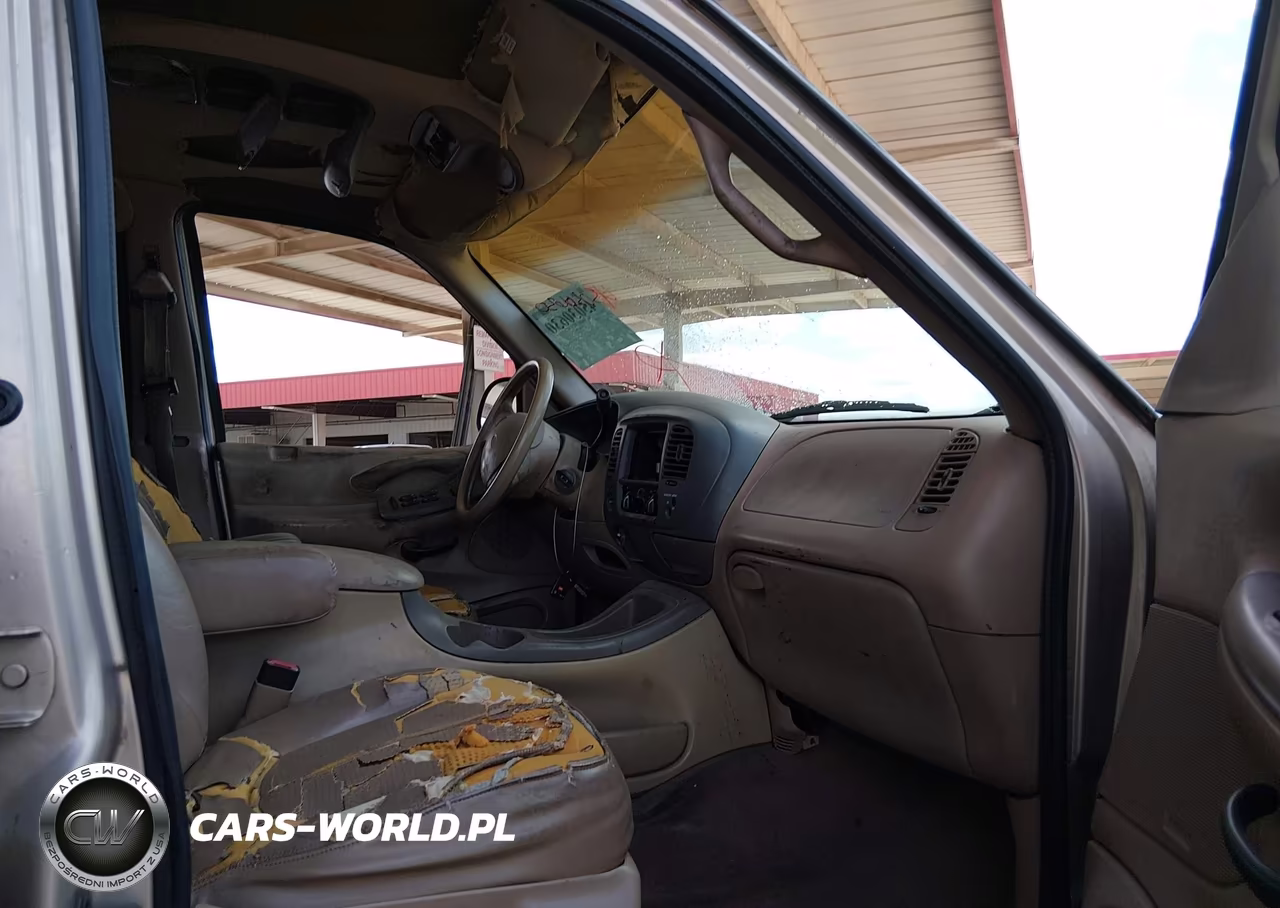 1997 Ford Expedition Eddie Bauer-Xlt VIN:1FMFU18L9VLA13298 - 5