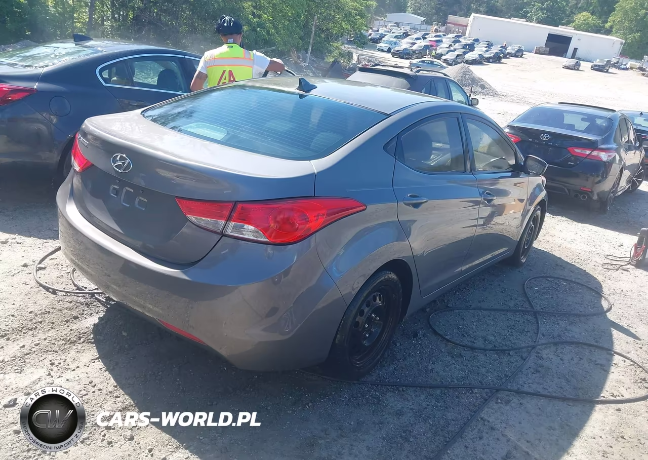2013 Hyundai Elantra Gls-Limited VIN:5NPDH4AE7DH163815 - 4