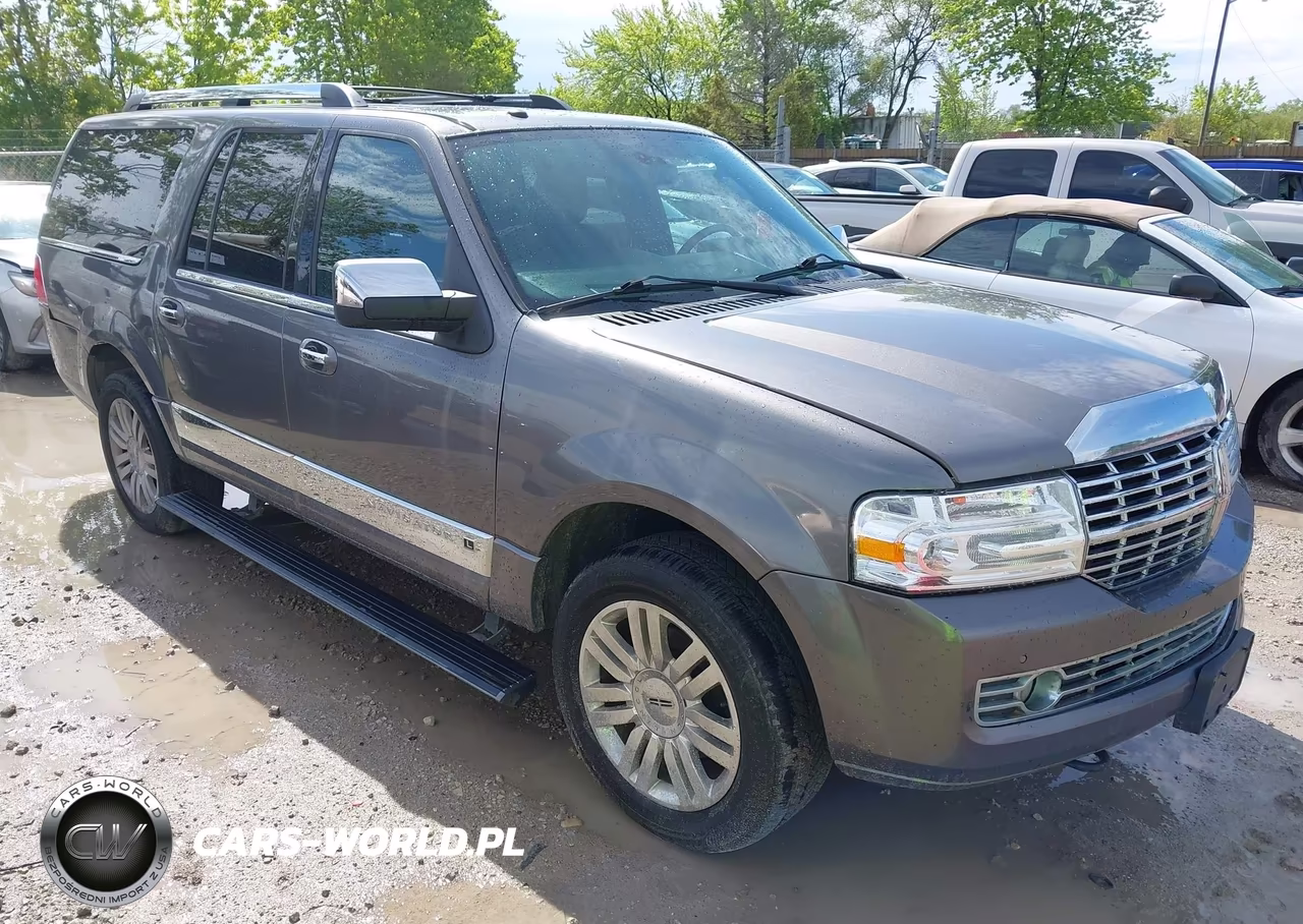 2013 Lincoln Navigator L