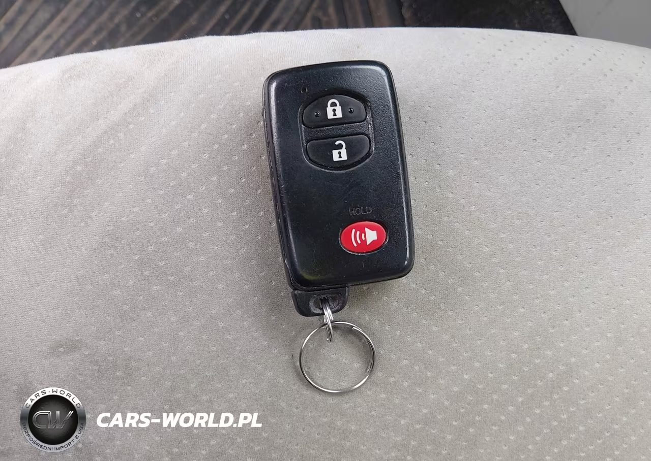 2013 Toyota Prius Three VIN:JTDKN3DU7D1639114 - 11