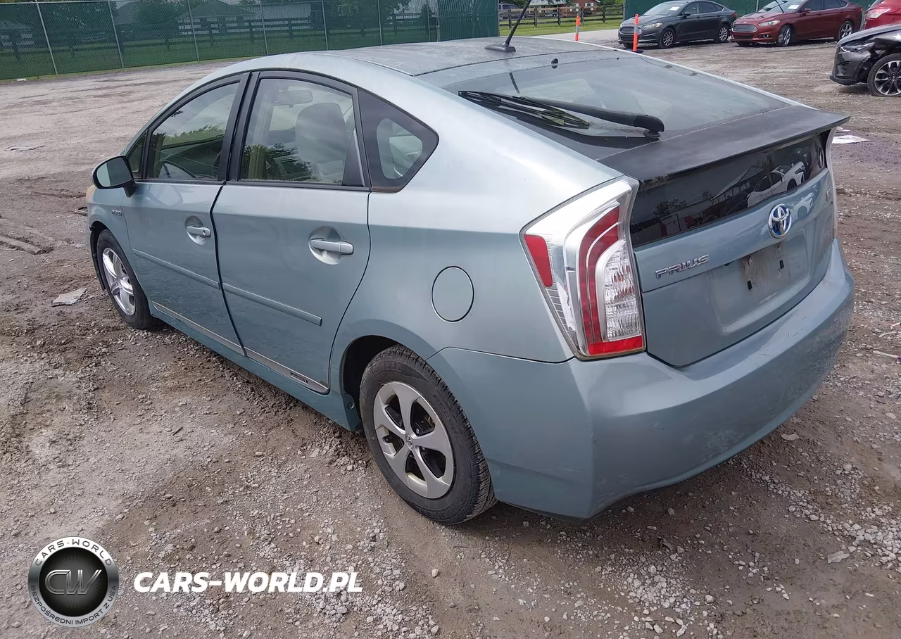 2013 Toyota Prius Three VIN:JTDKN3DU7D1639114 - 3