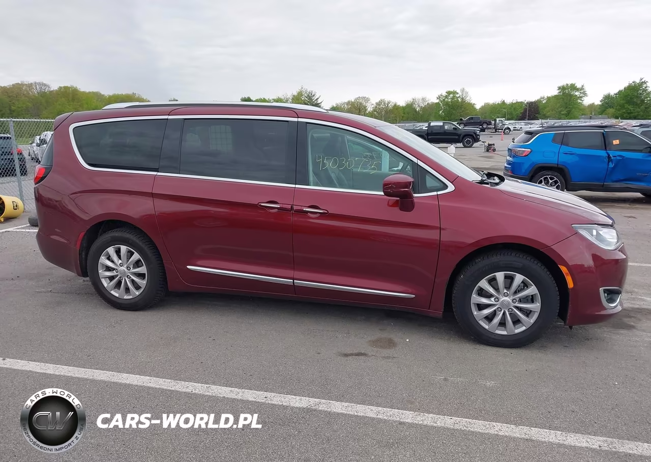 2019 Chrysler Pacifica Touring L VIN:2C4RC1BG2KR650519 - 13