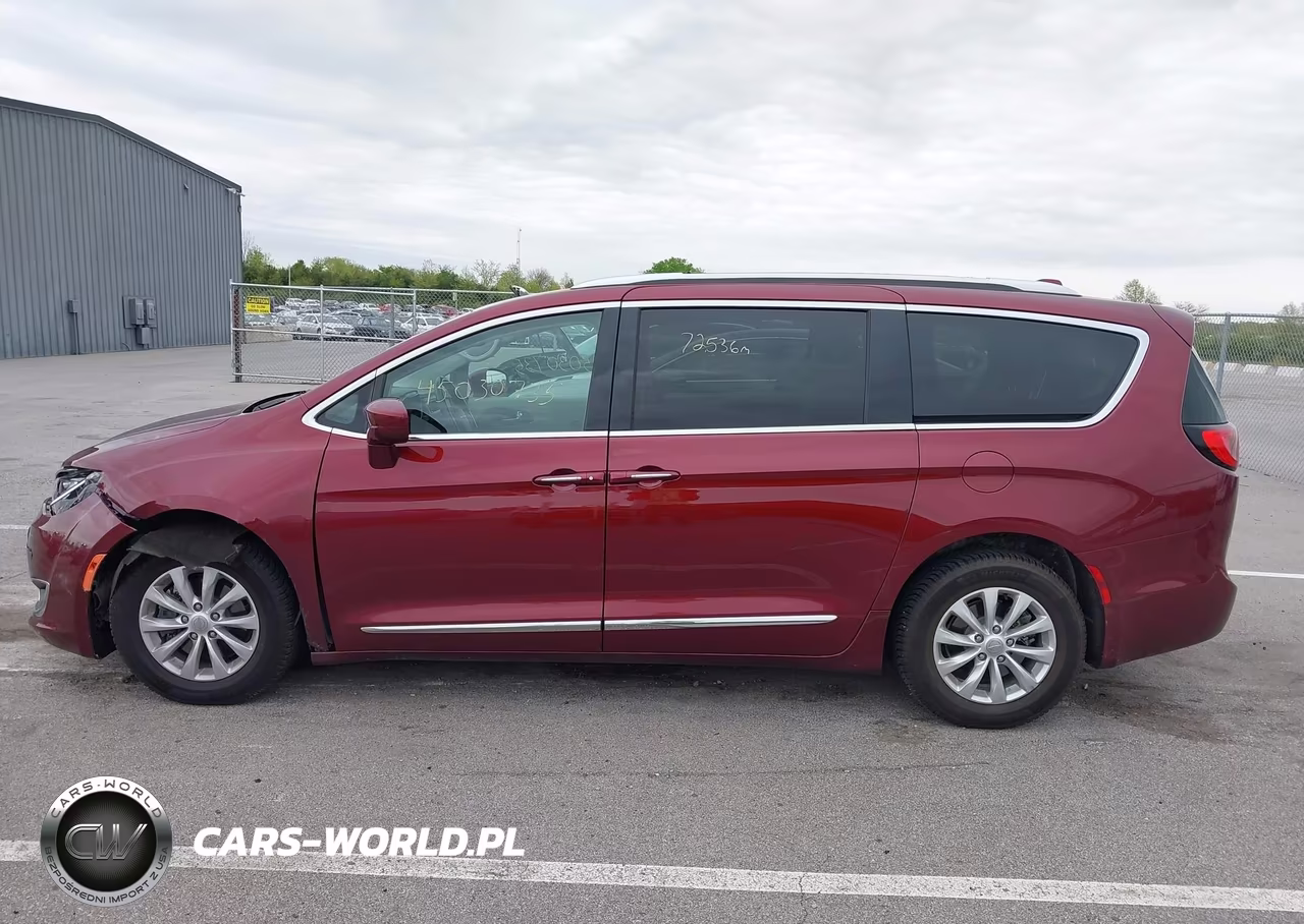 2019 Chrysler Pacifica Touring L VIN:2C4RC1BG2KR650519 - 14