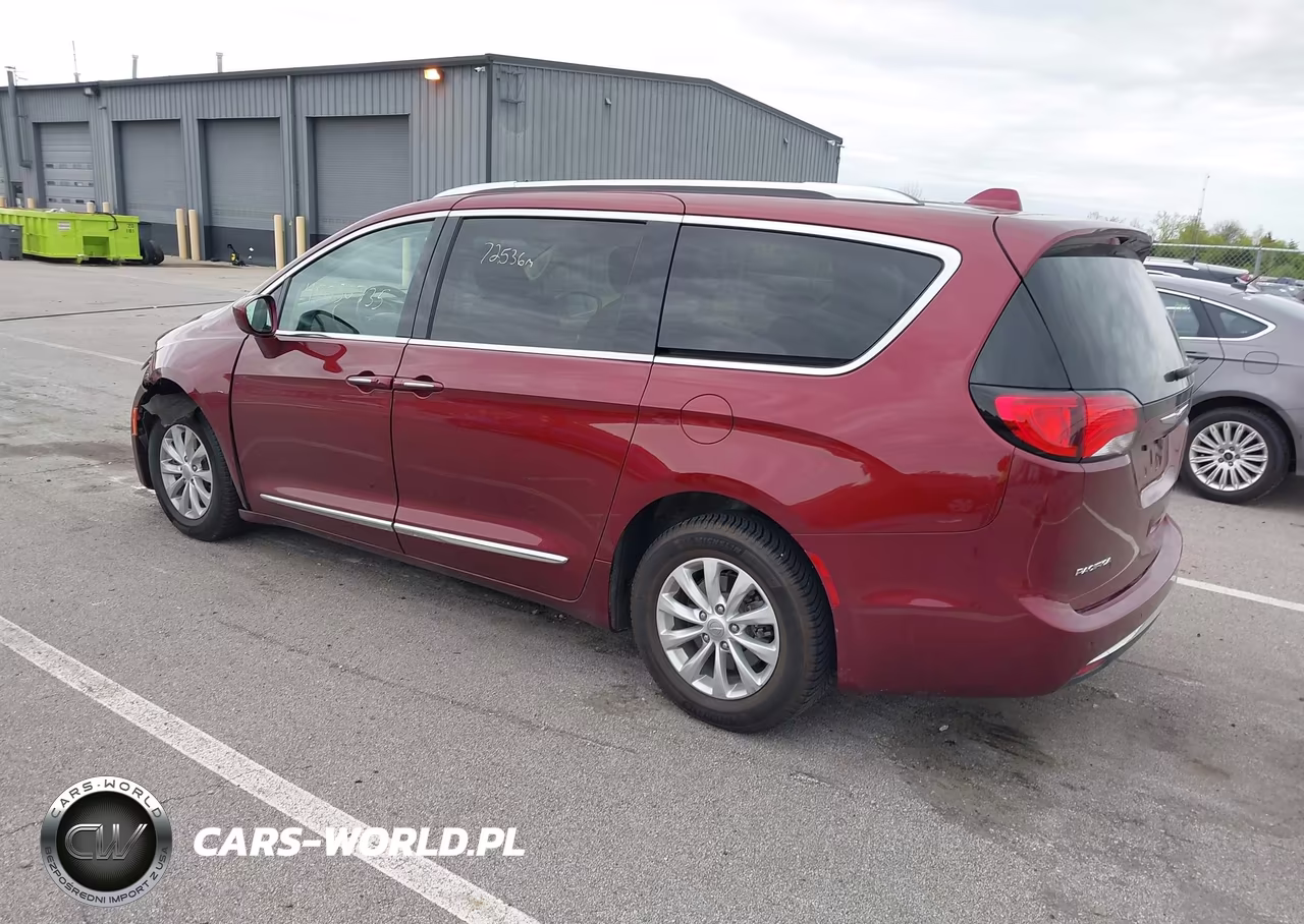 2019 Chrysler Pacifica Touring L VIN:2C4RC1BG2KR650519 - 3