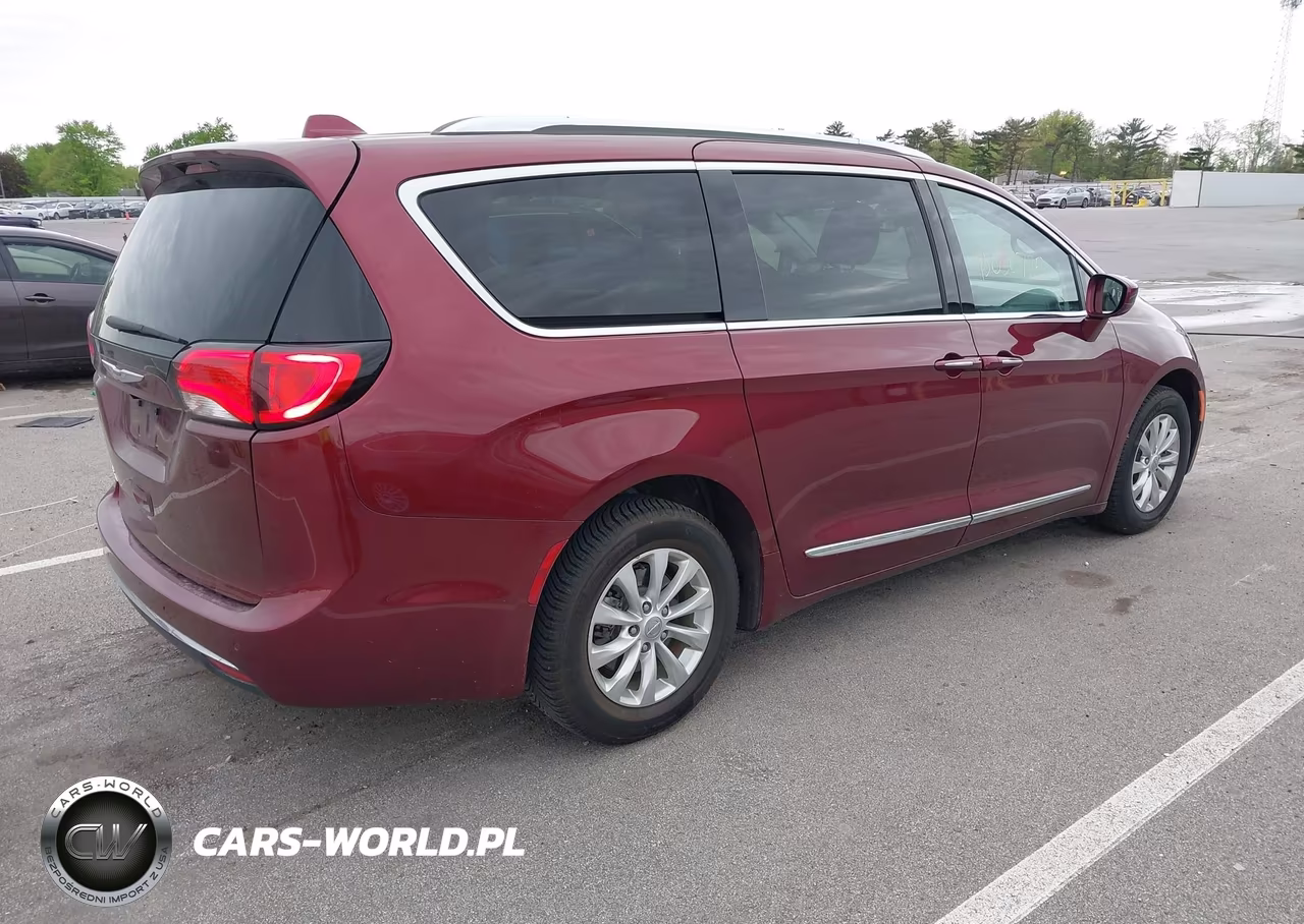 2019 Chrysler Pacifica Touring L VIN:2C4RC1BG2KR650519 - 4