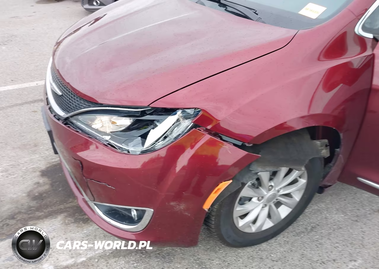 2019 Chrysler Pacifica Touring L VIN:2C4RC1BG2KR650519 - 6
