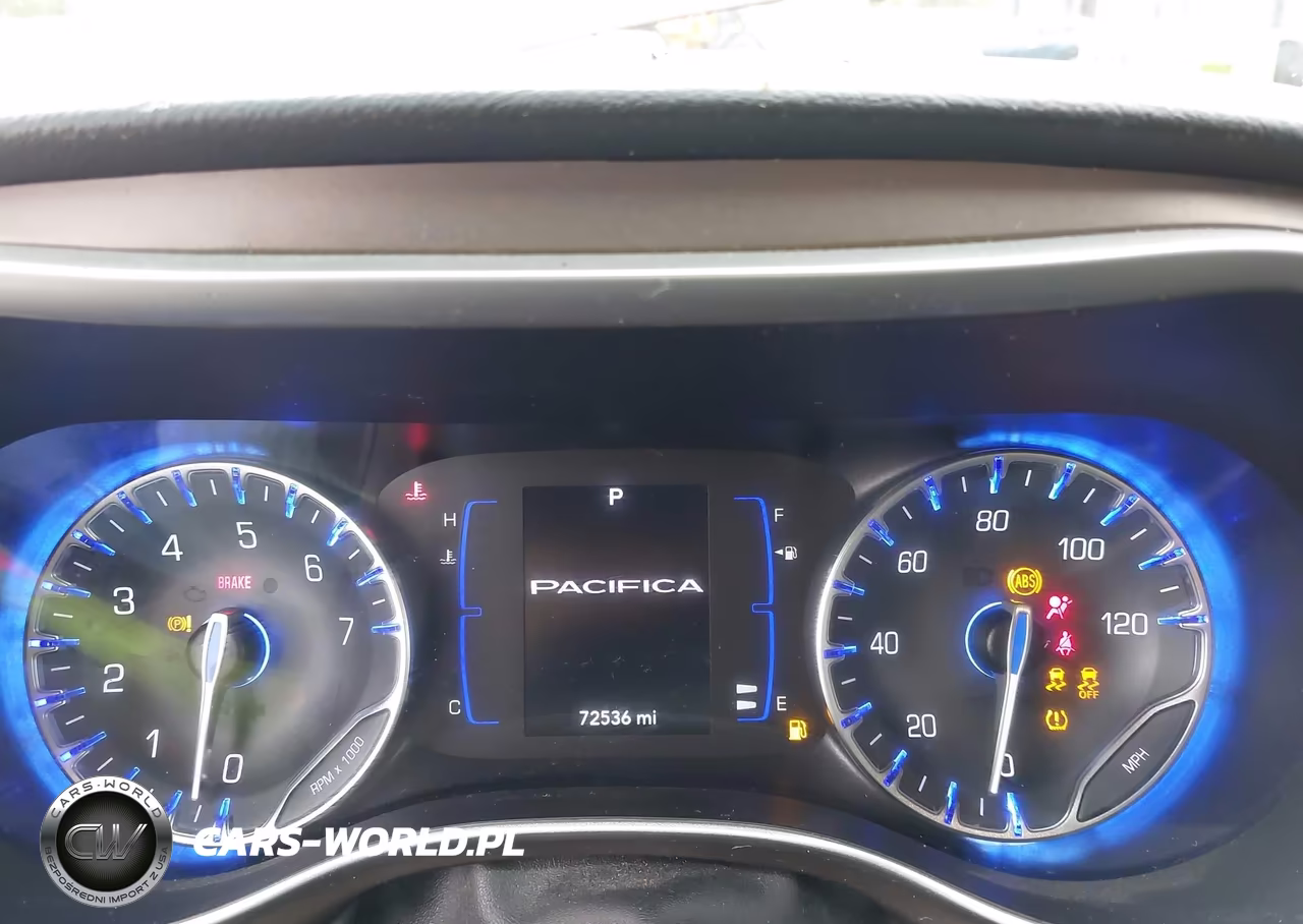 2019 Chrysler Pacifica Touring L VIN:2C4RC1BG2KR650519 - 7