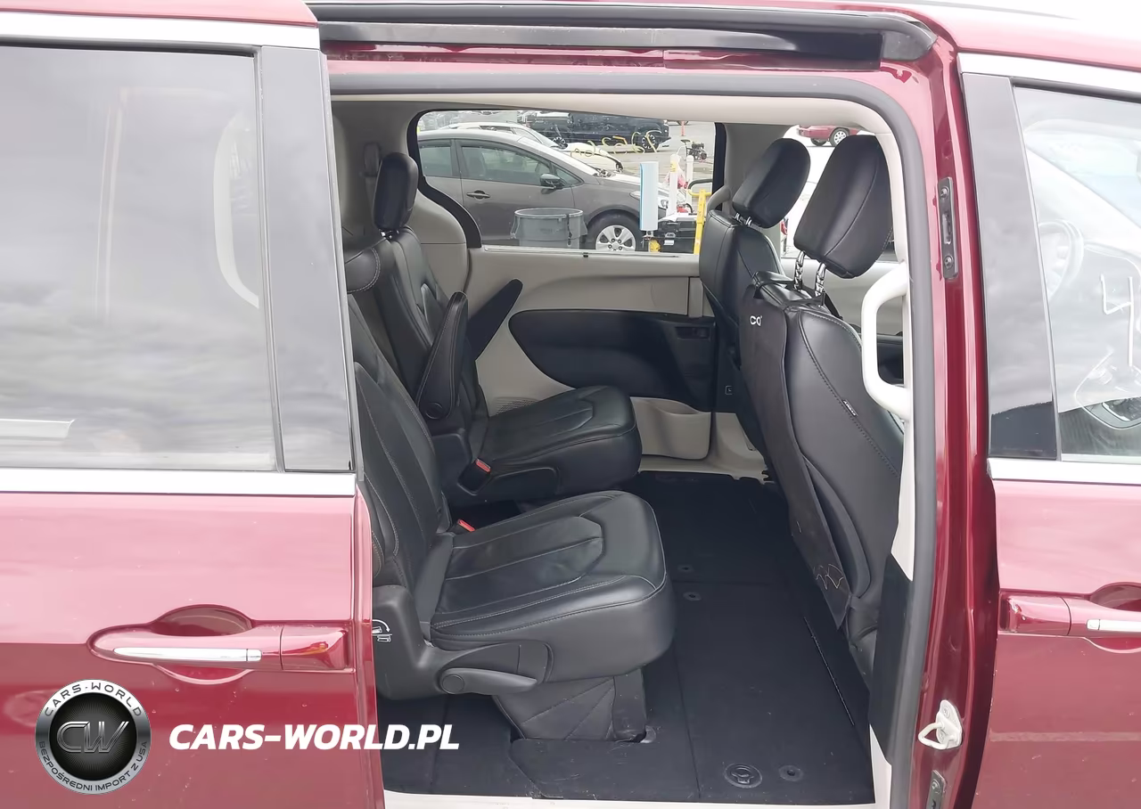 2019 Chrysler Pacifica Touring L VIN:2C4RC1BG2KR650519 - 8