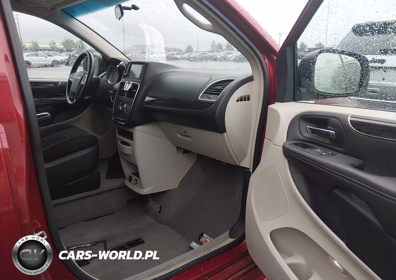 2011 Chrysler Town & Country Touring VIN:2A4RR5DG2BR605321 - 5